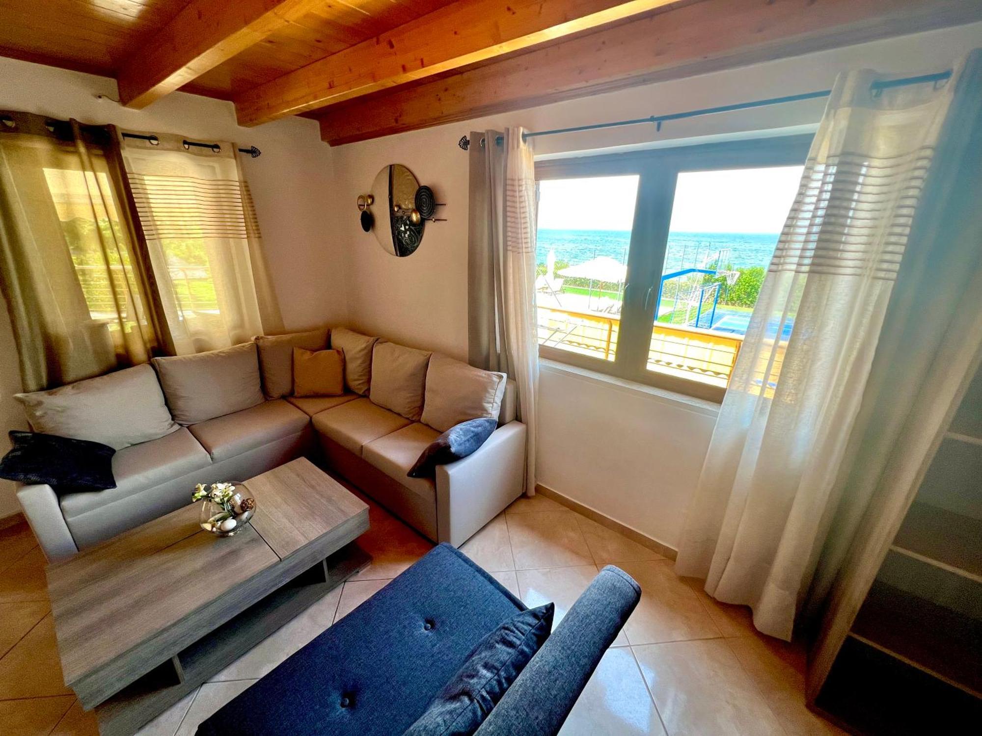 Rouga Paradise Resort Wonitsa Zewnętrze zdjęcie