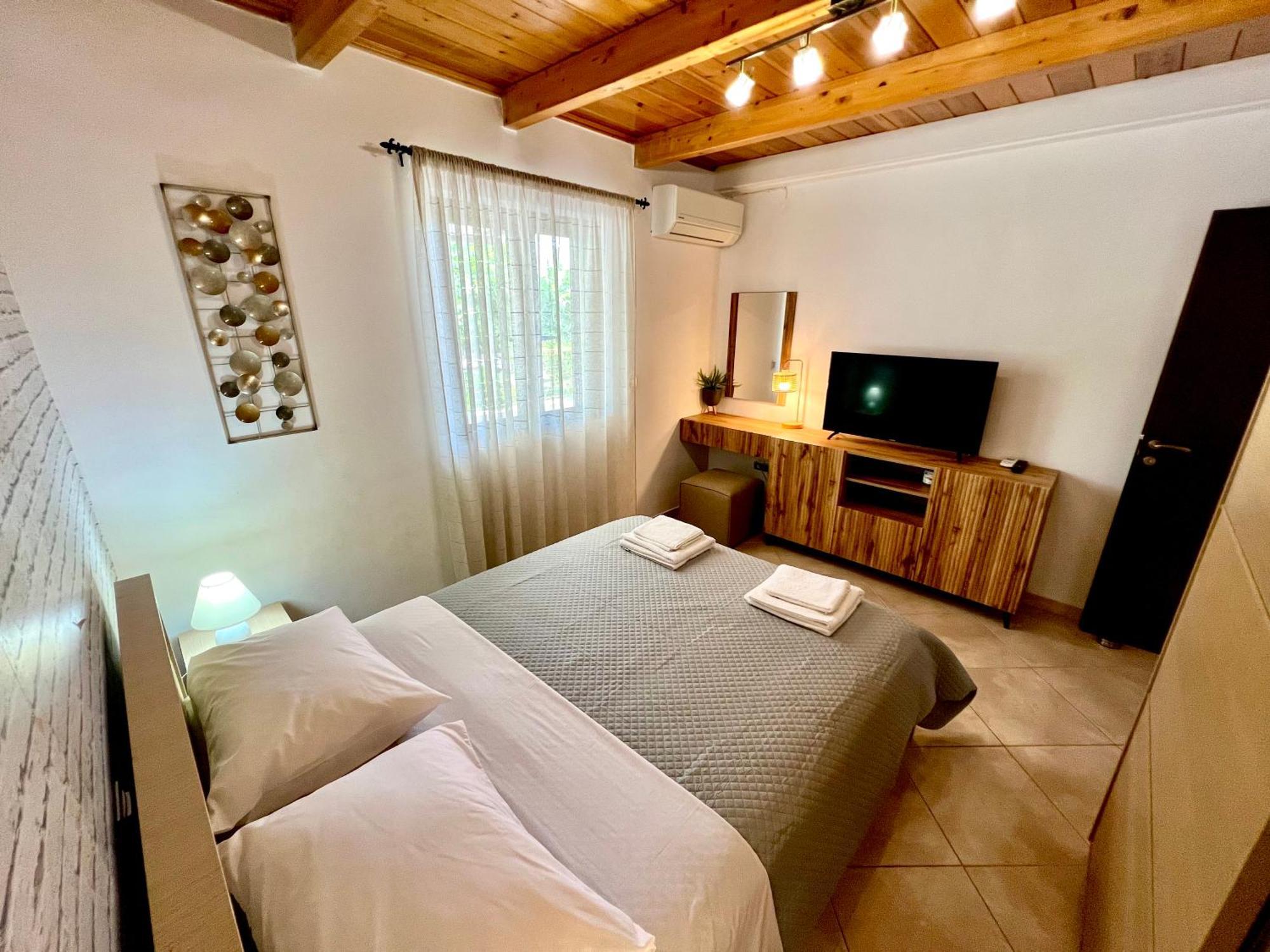 Rouga Paradise Resort Wonitsa Zewnętrze zdjęcie