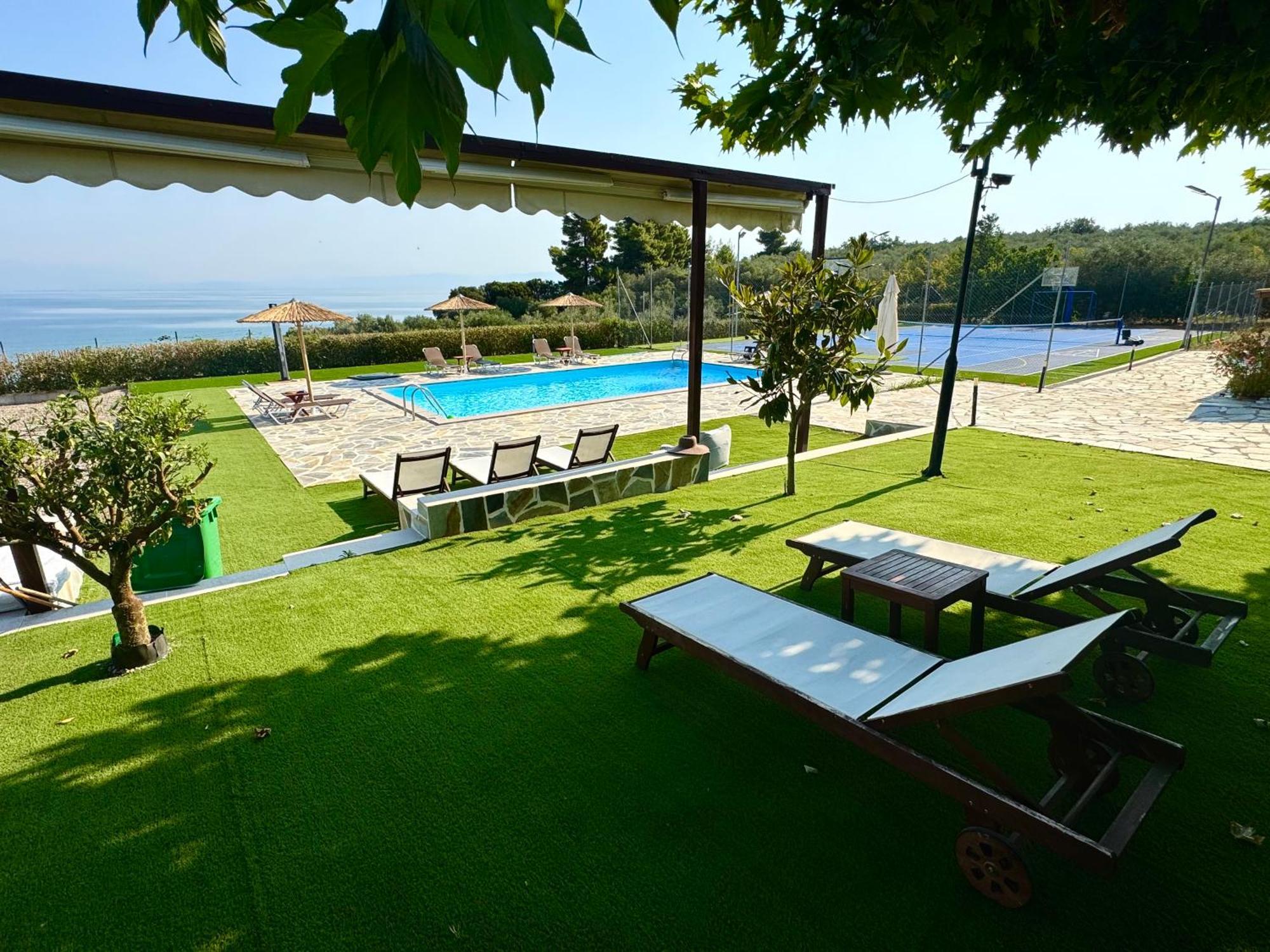 Rouga Paradise Resort Wonitsa Zewnętrze zdjęcie